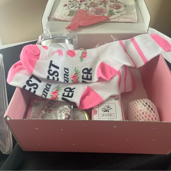 Nana Pink Floral Gift Set - Picture 7 of 9